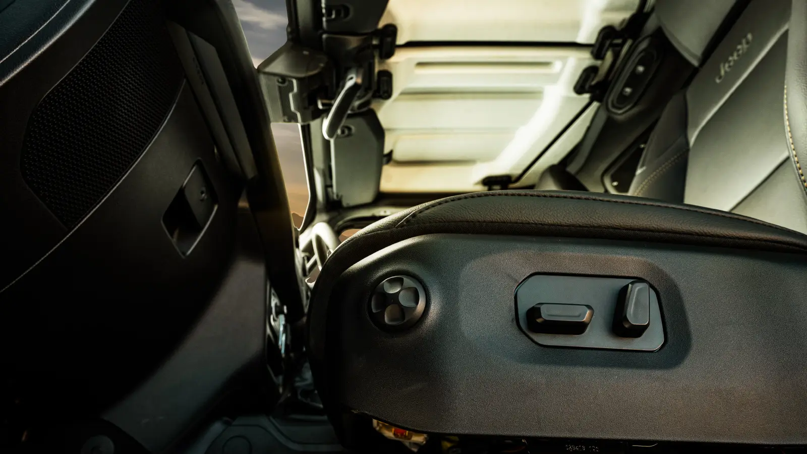 DYNAMIC POWERED SEATS